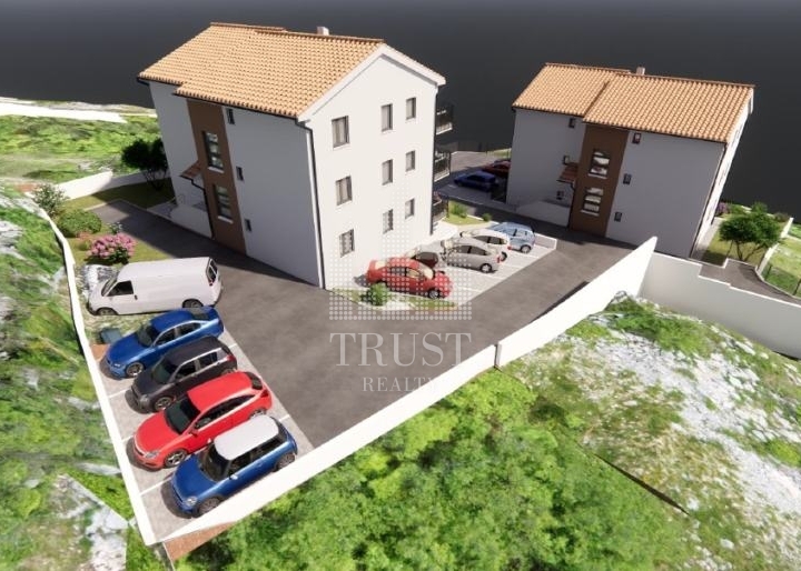 Kosi – prizemlje, okućnica 80 m² i pogled na more