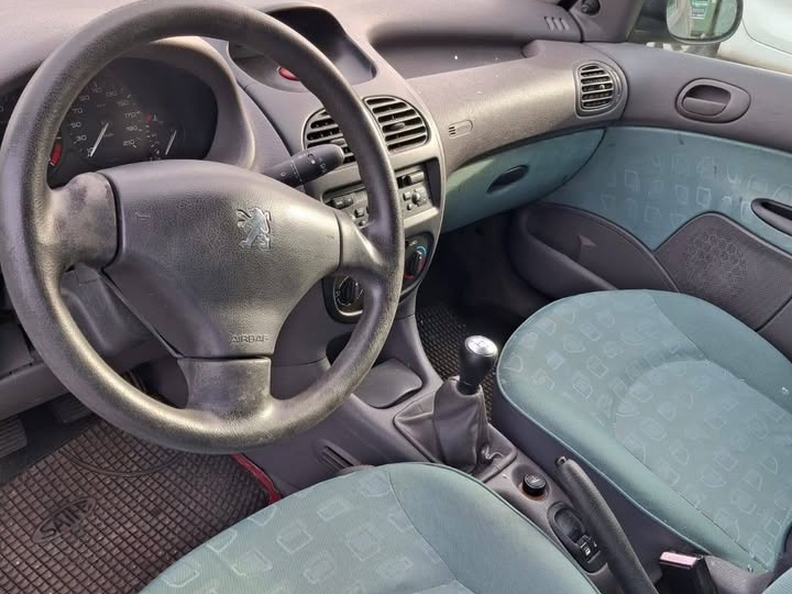 Peugeot 206