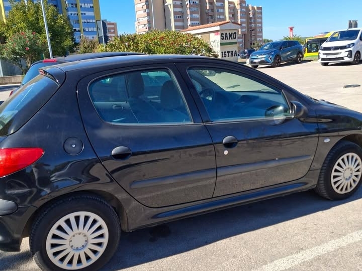 Peugeot 206