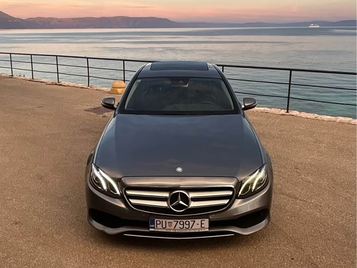  Mercedes-Benz E 220 d