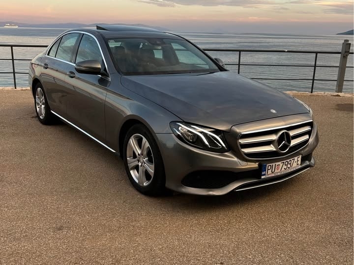  Mercedes-Benz E 220 d