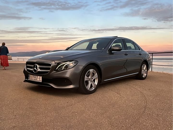  Mercedes-Benz E 220 d