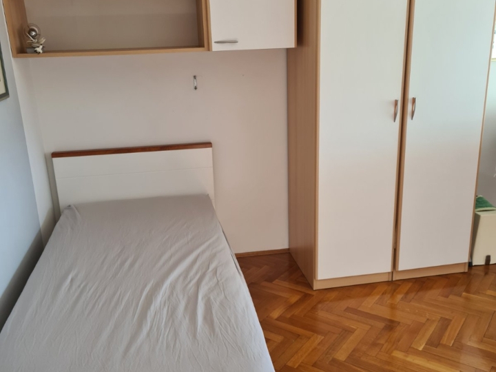 Poklanjamo komplet sobu