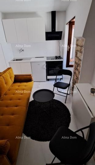 Prodaje se renovirana kamena kuća, u centru grada Vodnjana