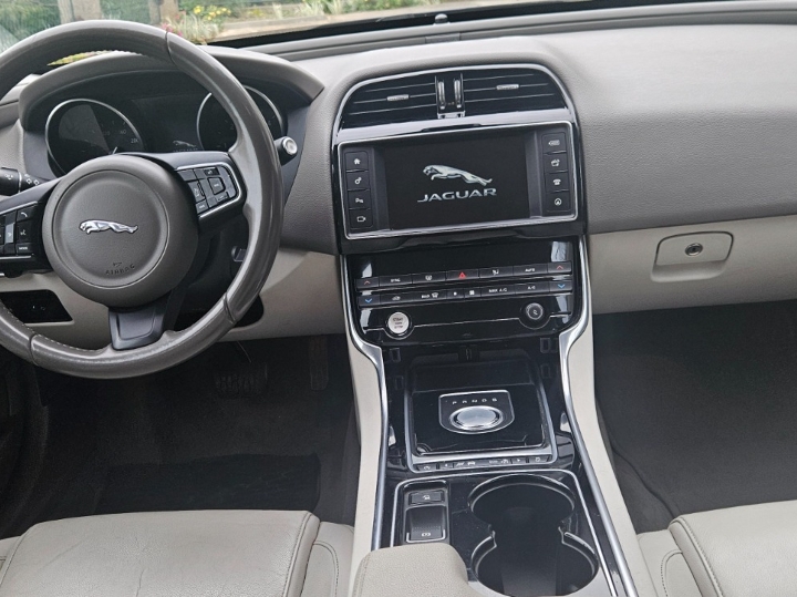 Jaguar XE 20 D automatik prodajem ili mijenjam