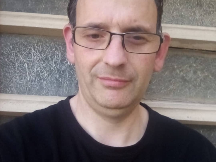 52-godišnji samac bez djece, tražim ozbiljnu vezu.