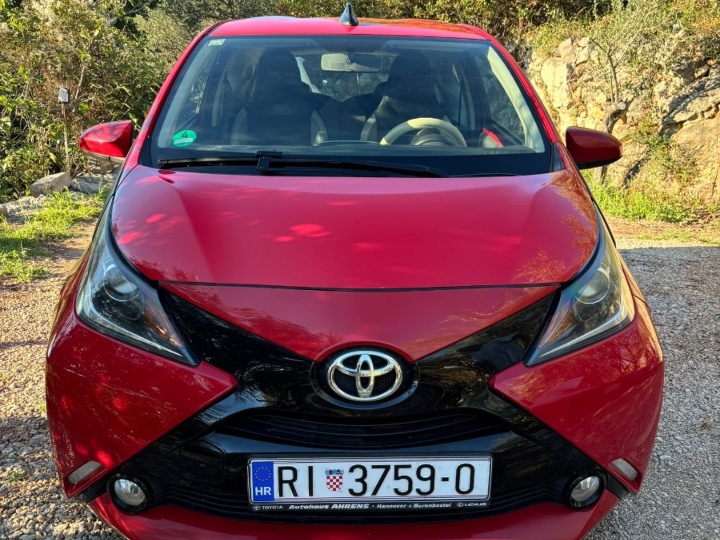 Toyota Aygo 1.0 x-play touch