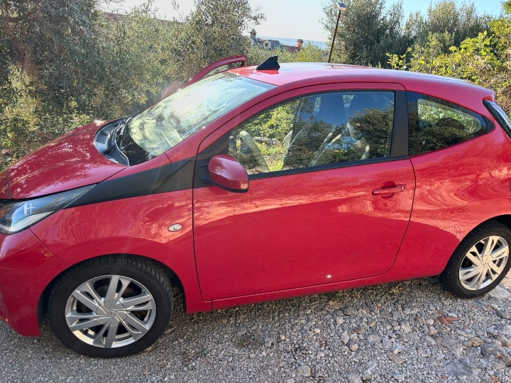Toyota Aygo 1.0 x-play touch