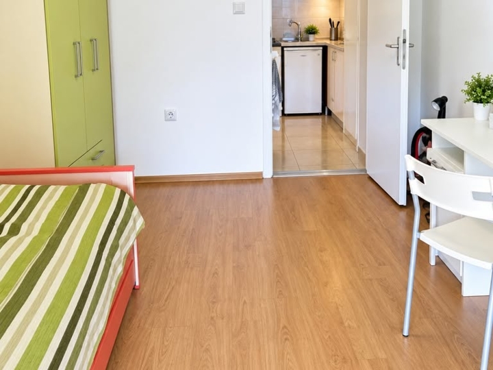Rijeka, Banderovo, 2S stan 64 m2, najam