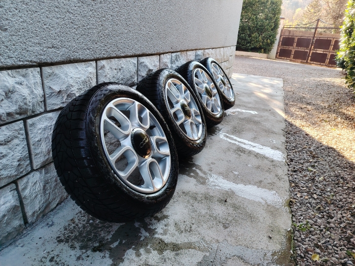 Fiat 500 Alu. felge i zimske gume 15"