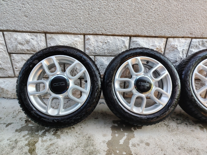 Fiat 500 Alu. felge i zimske gume 15"