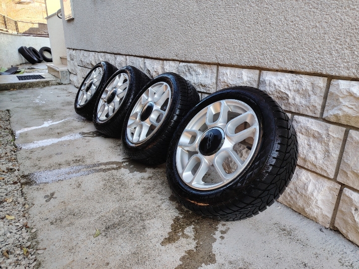 Fiat 500 Alu. felge i zimske gume 15"