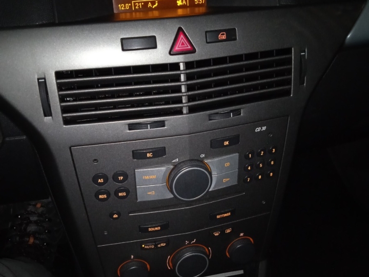 Opel Astra H 800 €