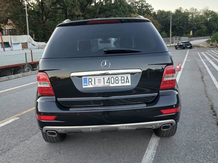 Mercedes Benz ML 300 CDI 4MATIC