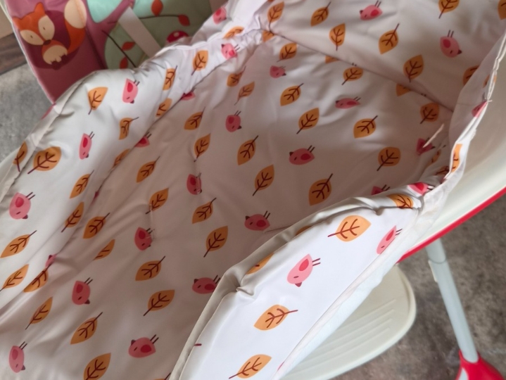 Poklanja se hranilica Chicco