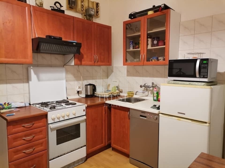 Rijeka, Centar - dvosoban klasičan stan