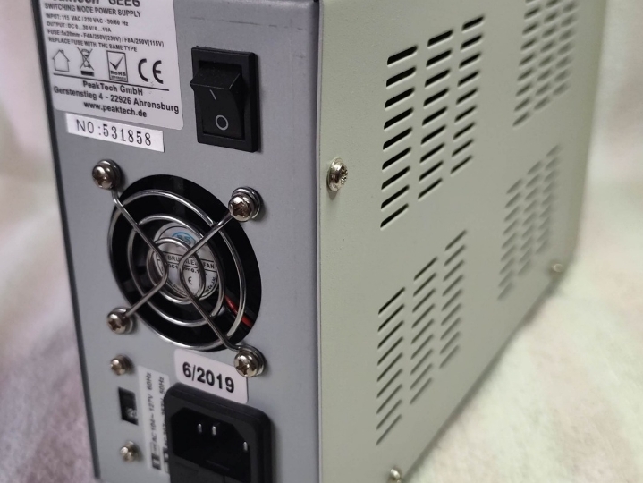Laboratorijski izvor napona i struje 30V-10A