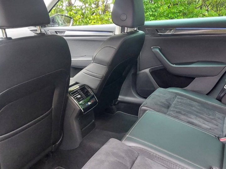 Škoda Superb 2,0 TDI DSG 4X4, Premium, jamstvo 07./2027.