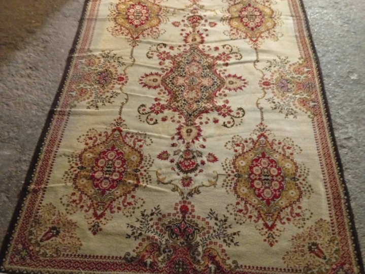 Tepih 195x290 cm s mogućom dostavom