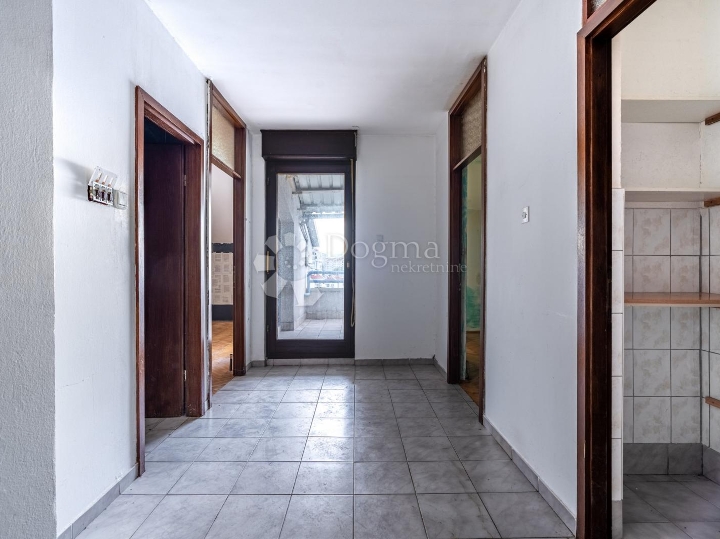Rijeka, Krnjevo, prostran stan 2S+DB, 71.70m2