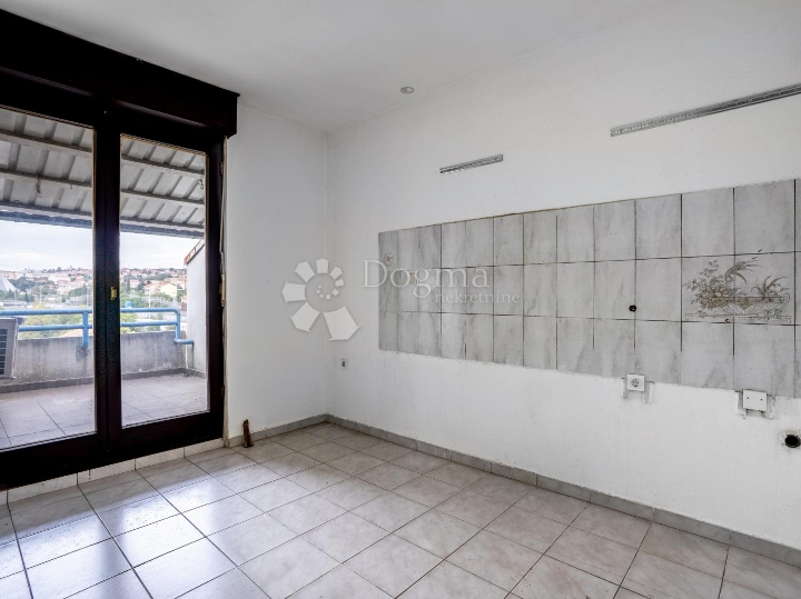 Rijeka, Krnjevo, prostran stan 2S+DB, 71.70m2
