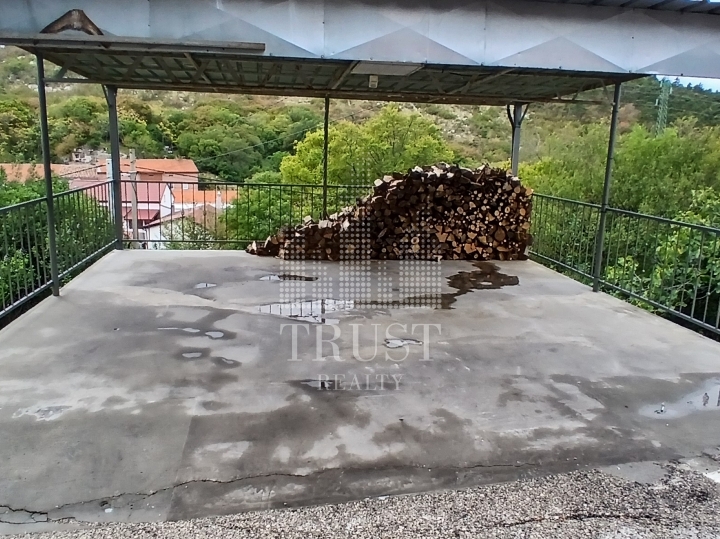 Križišće, Kraljevica, kuća s bazenom