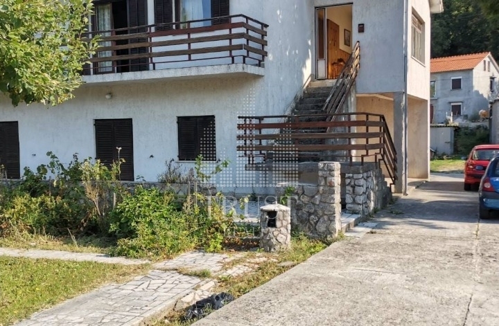 Podhum, Grobnik