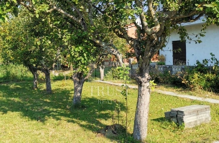 Podhum, Grobnik