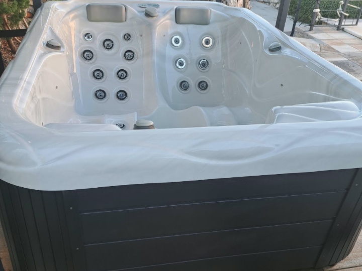 Jacuzzi