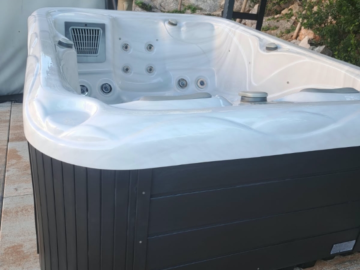 Jacuzzi
