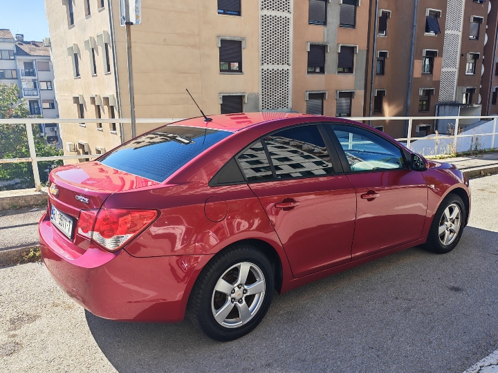 Chevrolet Cruze 1.6 Plin