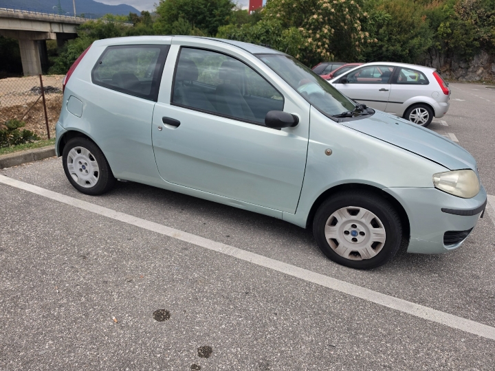 Fiat Punto 1.2 reg, hr auto, klima ispravna