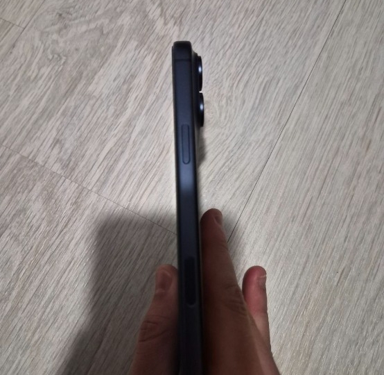 IPhone 17 Pro Max 256 GB – Deep Blue + dodatna oprema