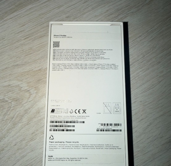 IPhone 17 Pro Max 256 GB – Deep Blue + dodatna oprema