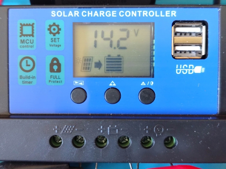 Punjač za akumulatore solarnog sustava
