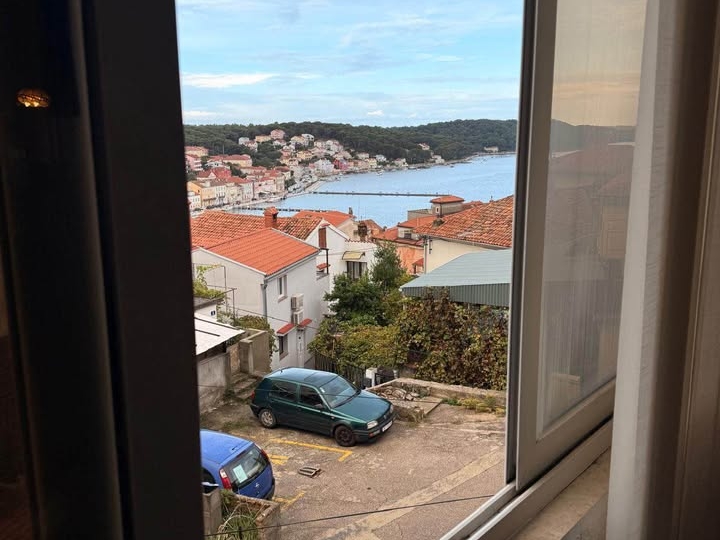 Mali Lošinj, prodaje se stan! 