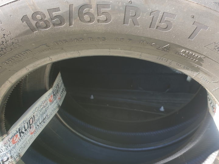 Gume zimske Continental 185/65/15 2 kom., nove i 2 polovne