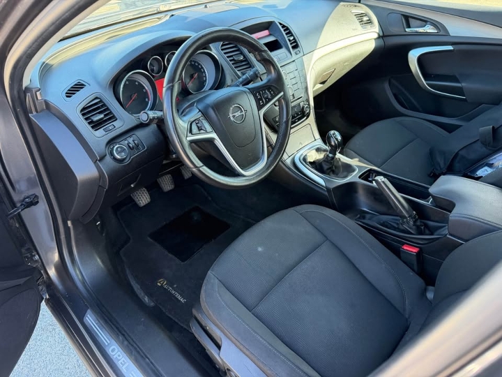 Opel Insignia karavan 2.0 CDTI