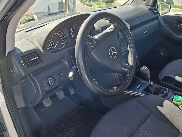 Mercedes A200