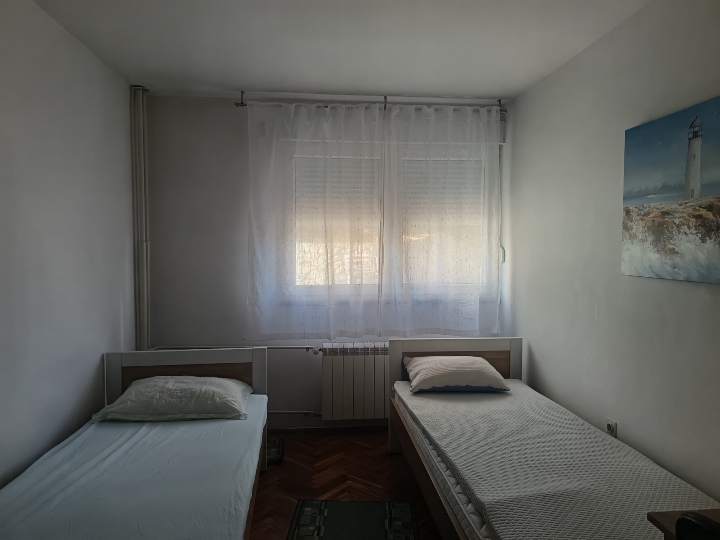 Iznajmljujem stan na Turniću