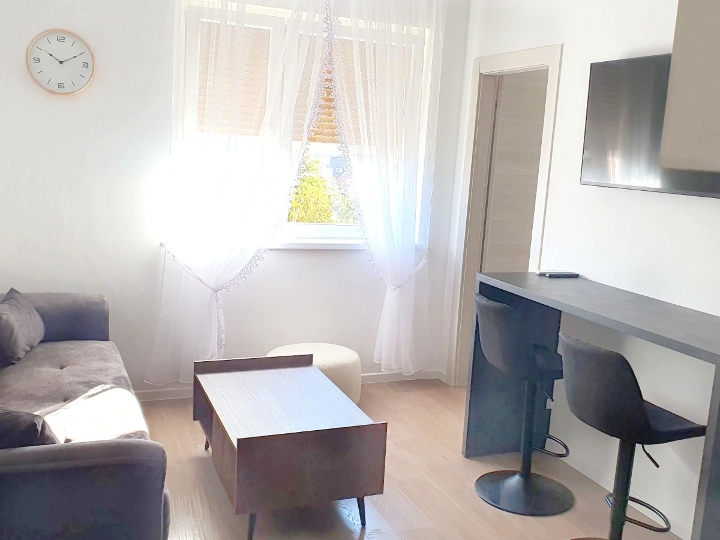 Belveder, 40 m2, 1S+DB, uključene režije