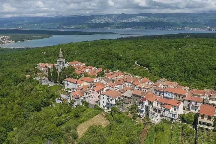 Prodajem kuću na Krku, Dobrinj