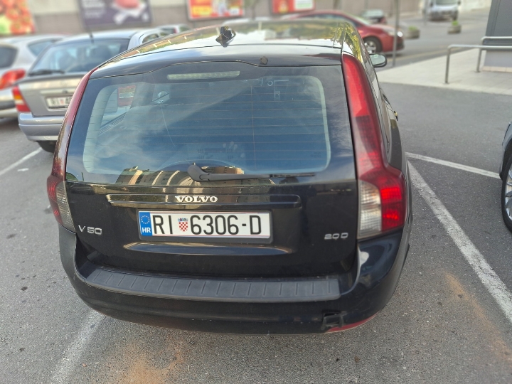 Prodajem Volvo V 50, u voznom stanju
