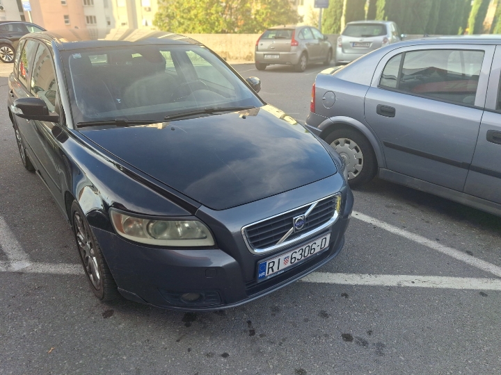 Prodajem Volvo V 50, u voznom stanju