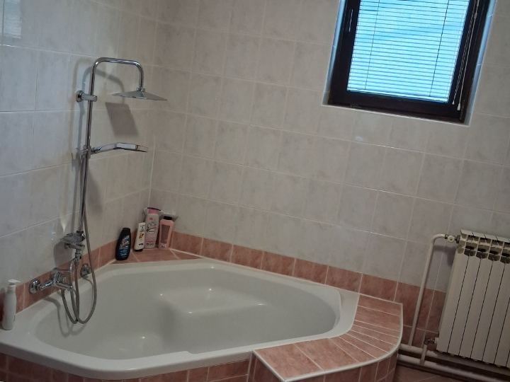 Prodaje se kuća u Belom Manastiru