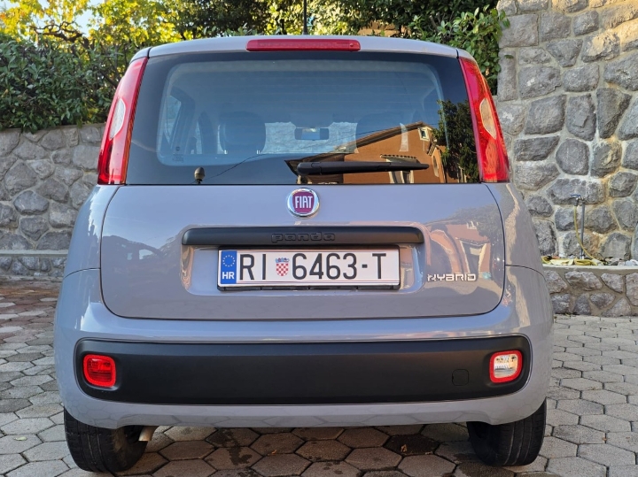 Fiat Panda 1.0 Hybrid * 2022 .god *