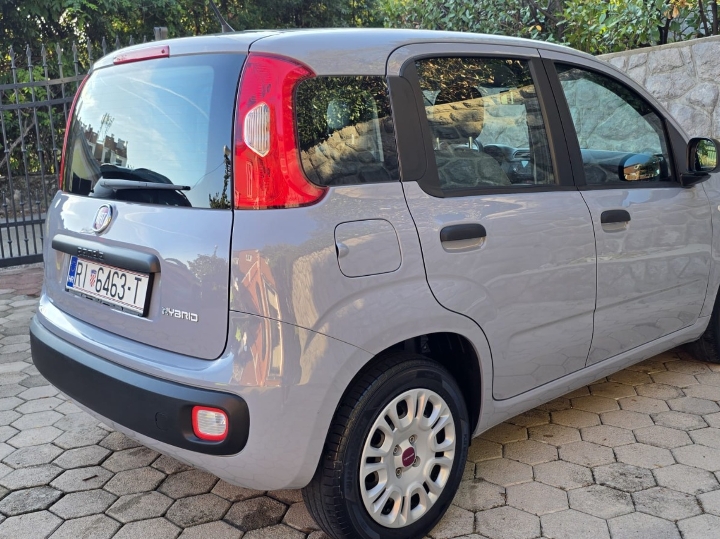 Fiat Panda 1.0 Hybrid * 2022 .god *