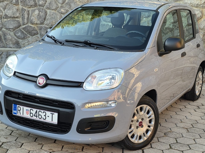 Fiat Panda 1.0 Hybrid * 2022 .god *