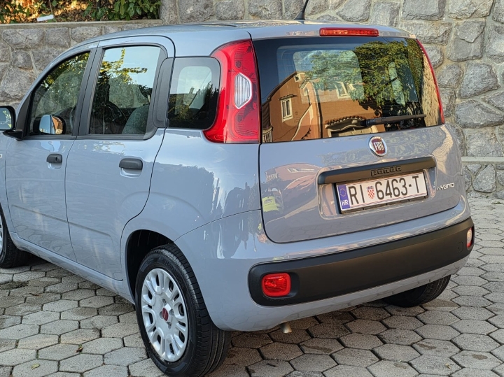 Fiat Panda 1.0 Hybrid * 2022 .god *