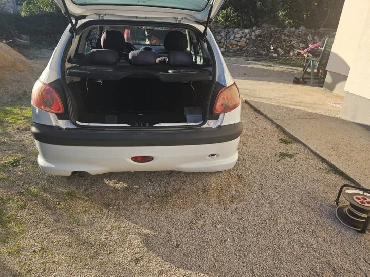Peugeot 206